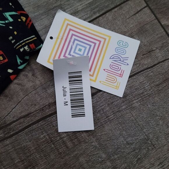 𝅺Lularoe Julia Dress NWT‎ - Picture 2 of 2